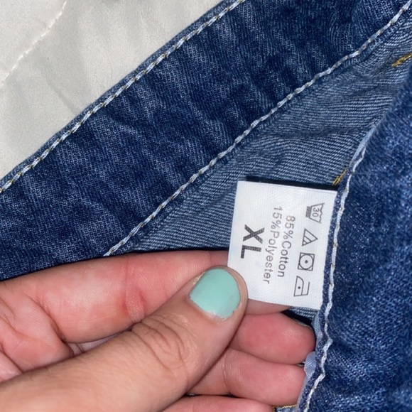 Pants 👖 - Picture 2 of 3